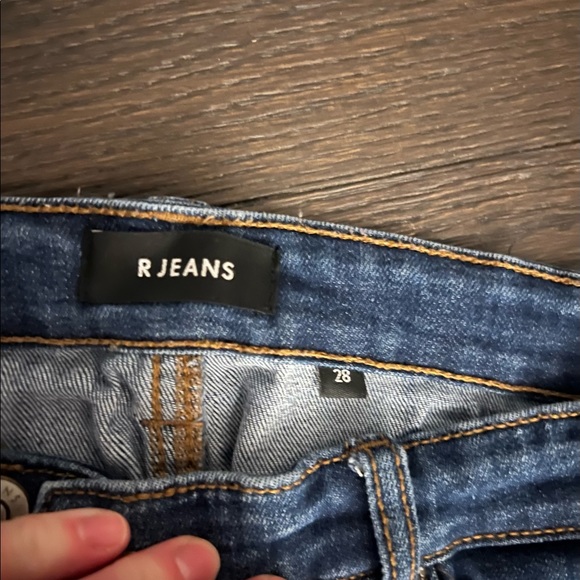 Reitmans distressed jeans - Picture 7 of 7